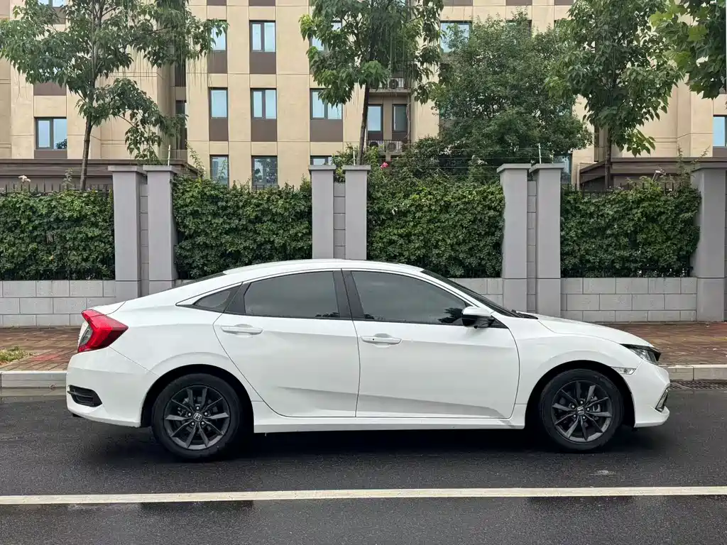 Honda Civic — миниатюра 4