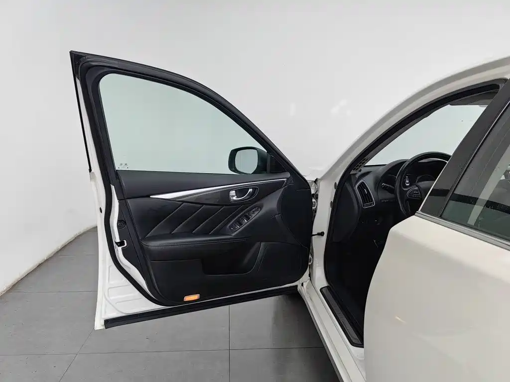 Infiniti Q50L — миниатюра 8