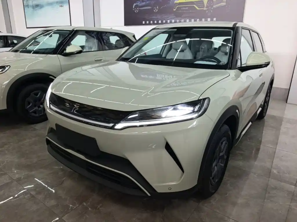 BYD Yuan UP 2025 301KM Navigator Type