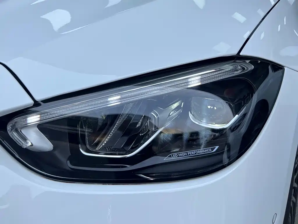 Mercedes-Benz C-Class — миниатюра 4
