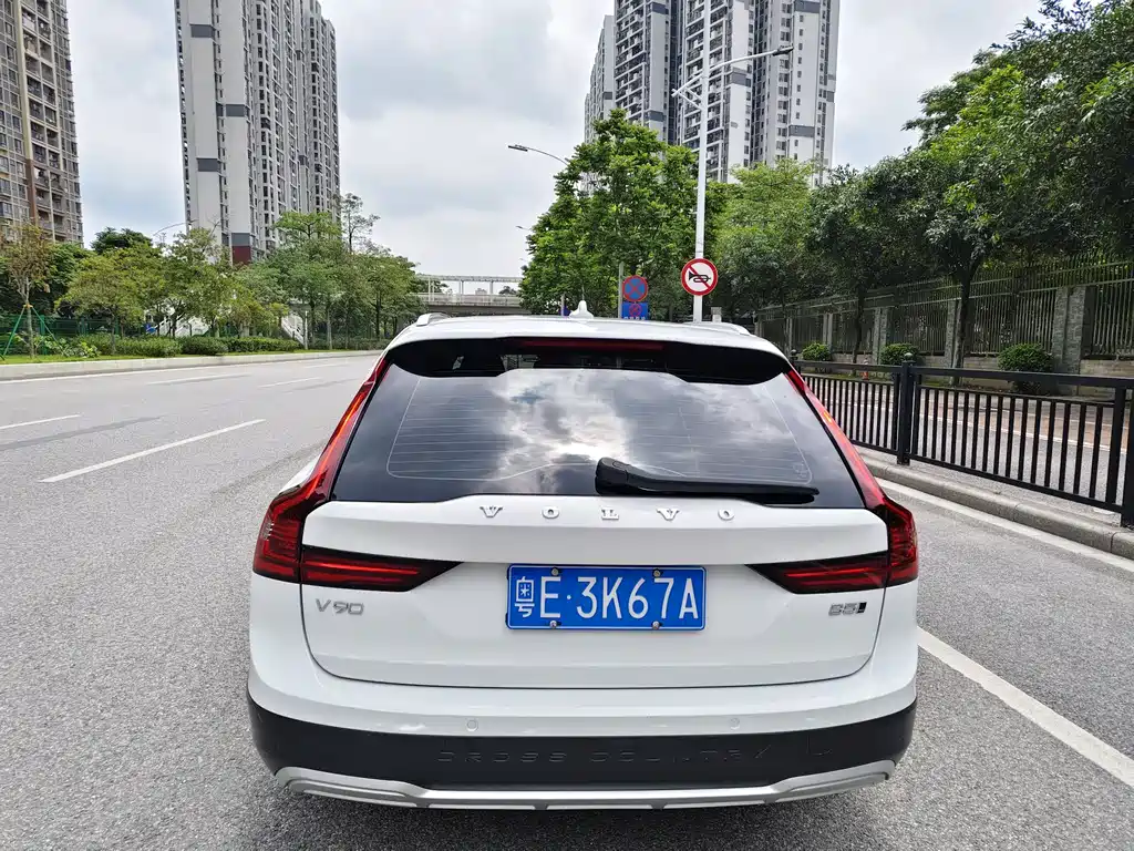 Volvo V90 2023 Cross Country B5 AWD