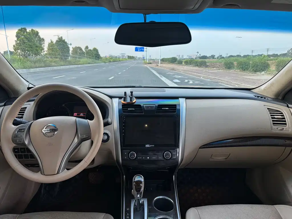 Nissan Teana — миниатюра 4