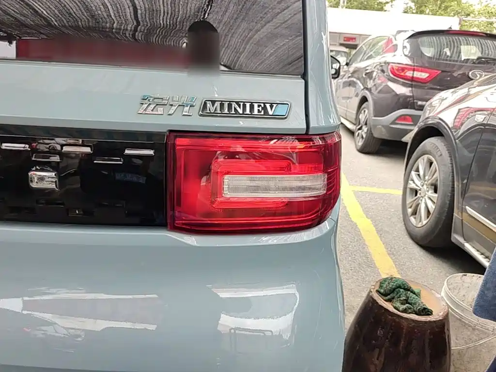 Wuling MINIEV — миниатюра 8