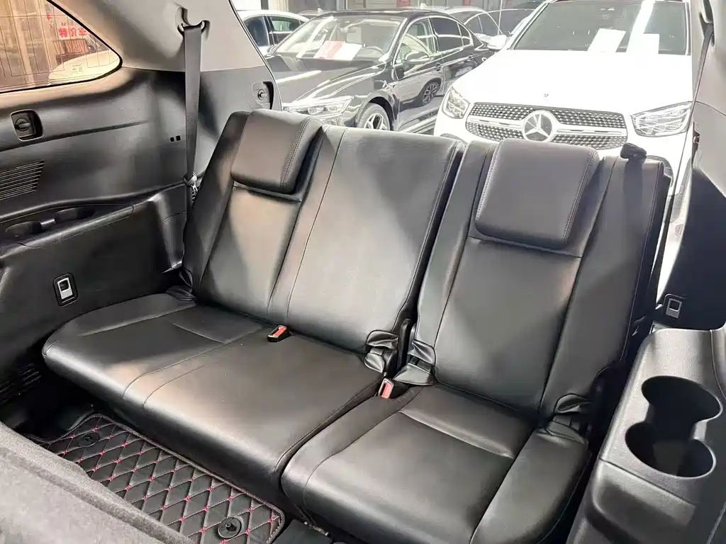 Toyota Highlander — миниатюра 18