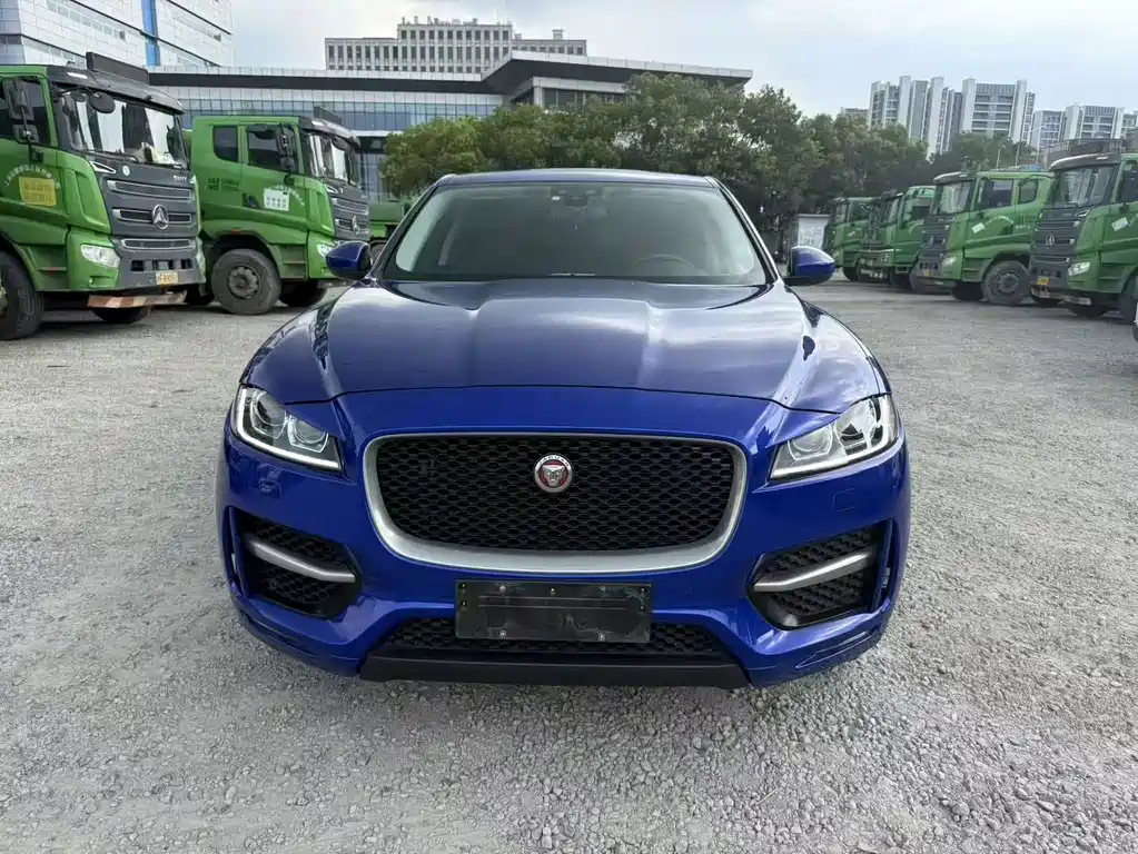 Jaguar F-PACE