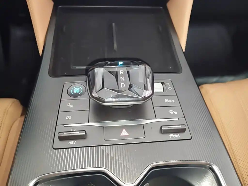 BYD L DM-i — миниатюра 14