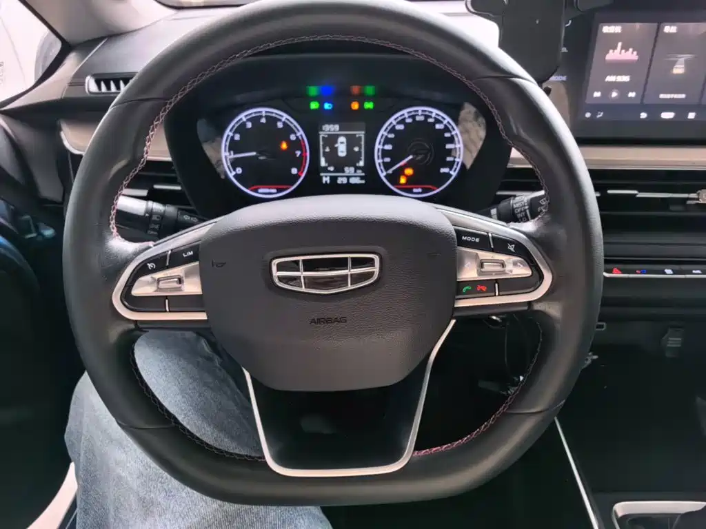 Geely Vision X3 — миниатюра 11