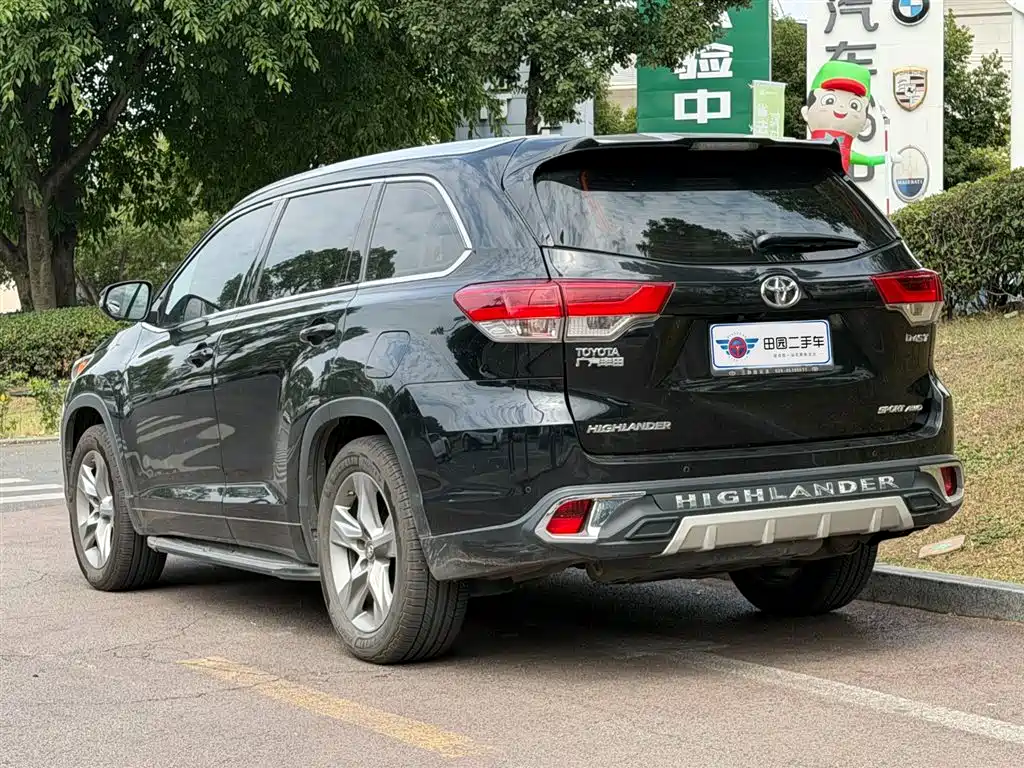 Toyota Highlander 2018 2.0T Luxury 7 мест V