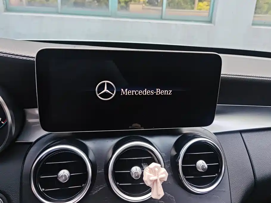 Mercedes-Benz C-Class — миниатюра 13