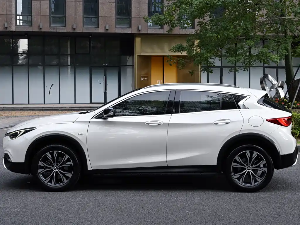 Infiniti QX30 — миниатюра 2