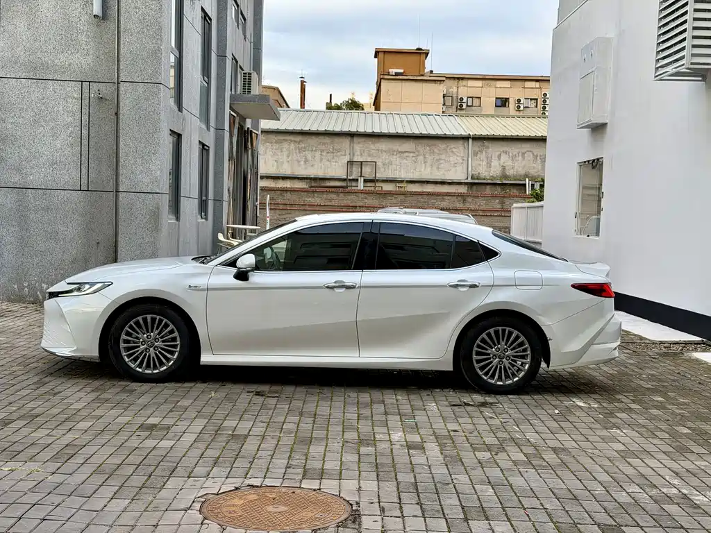 Toyota Camry — миниатюра 4