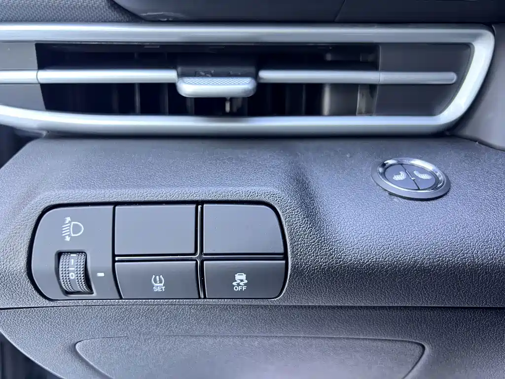 Hyundai Elantra — миниатюра 7