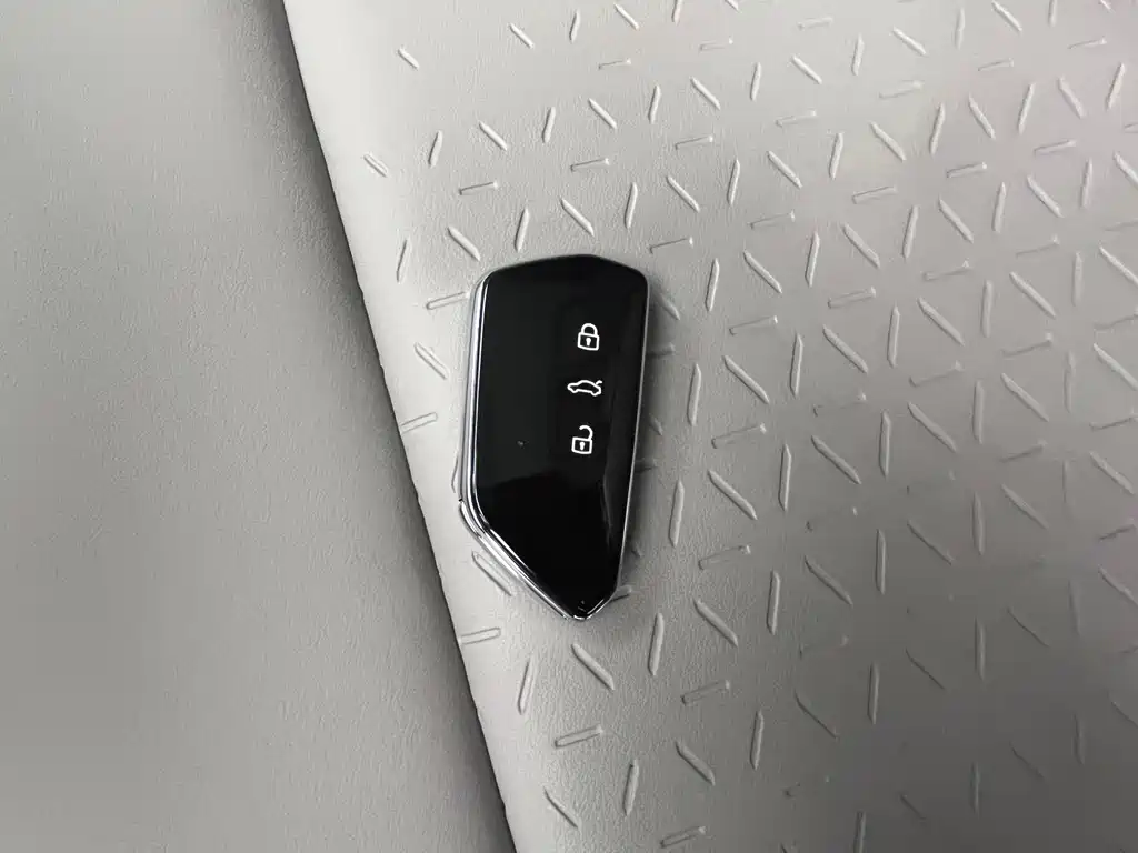 VOLKSWAGEN ID.7 VIZZION