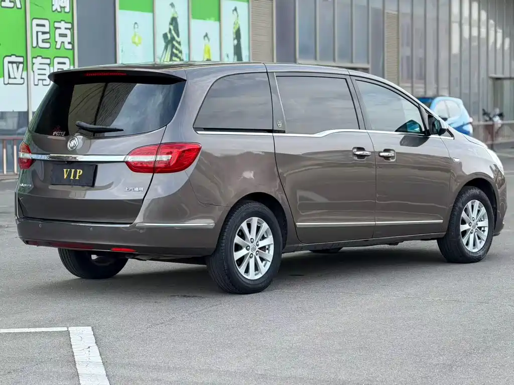Buick GL8 — миниатюра 8