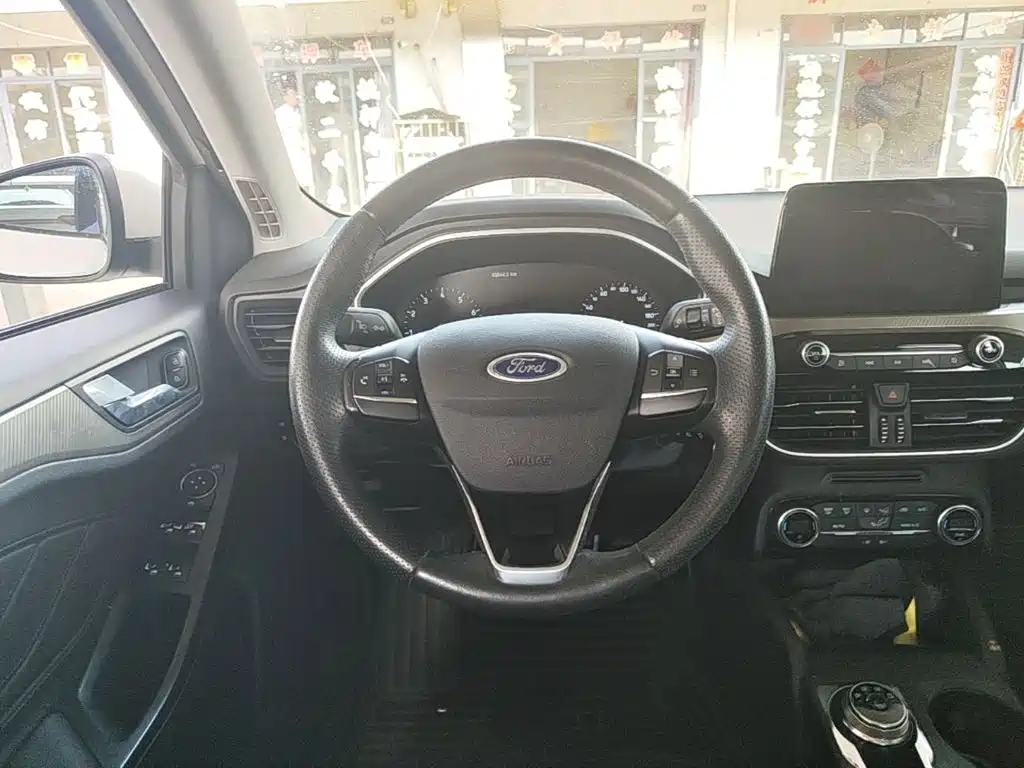 Ford Focus — миниатюра 11