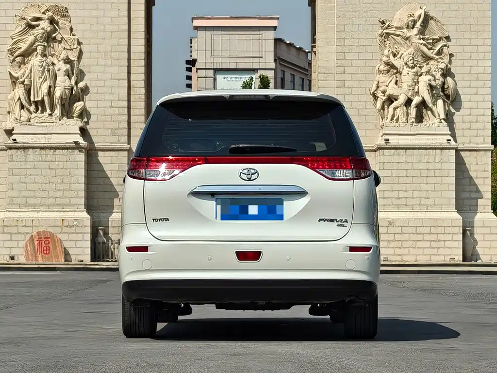 Toyota Previa — миниатюра 14