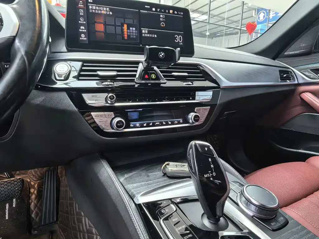 BMW 5 Series — миниатюра 6