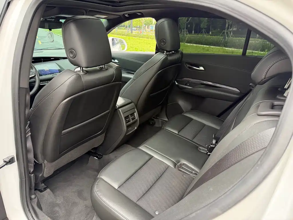 Cadillac XT4 2020 28T