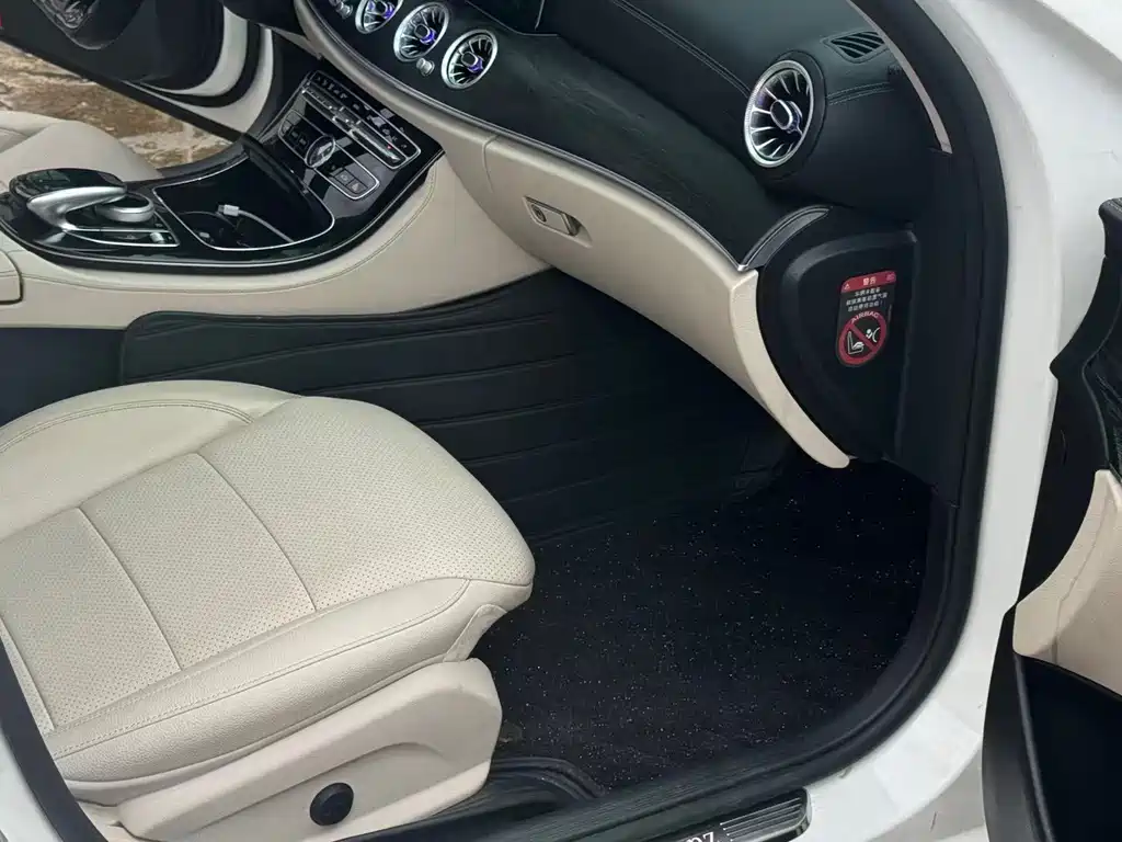 Mercedes-Benz E-Class — миниатюра 6