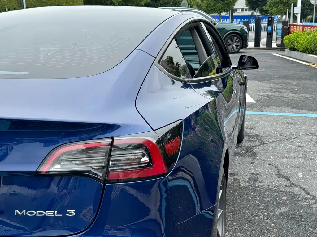 Tesla Model 3 2022 — фото 14
