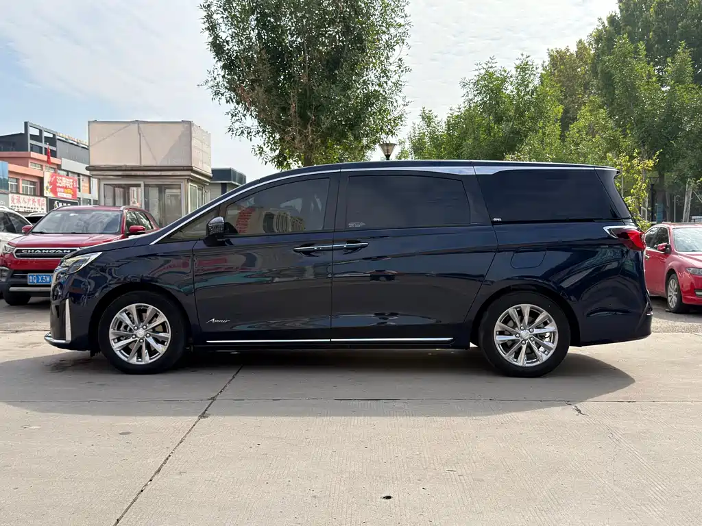 Buick GL8 — миниатюра 3