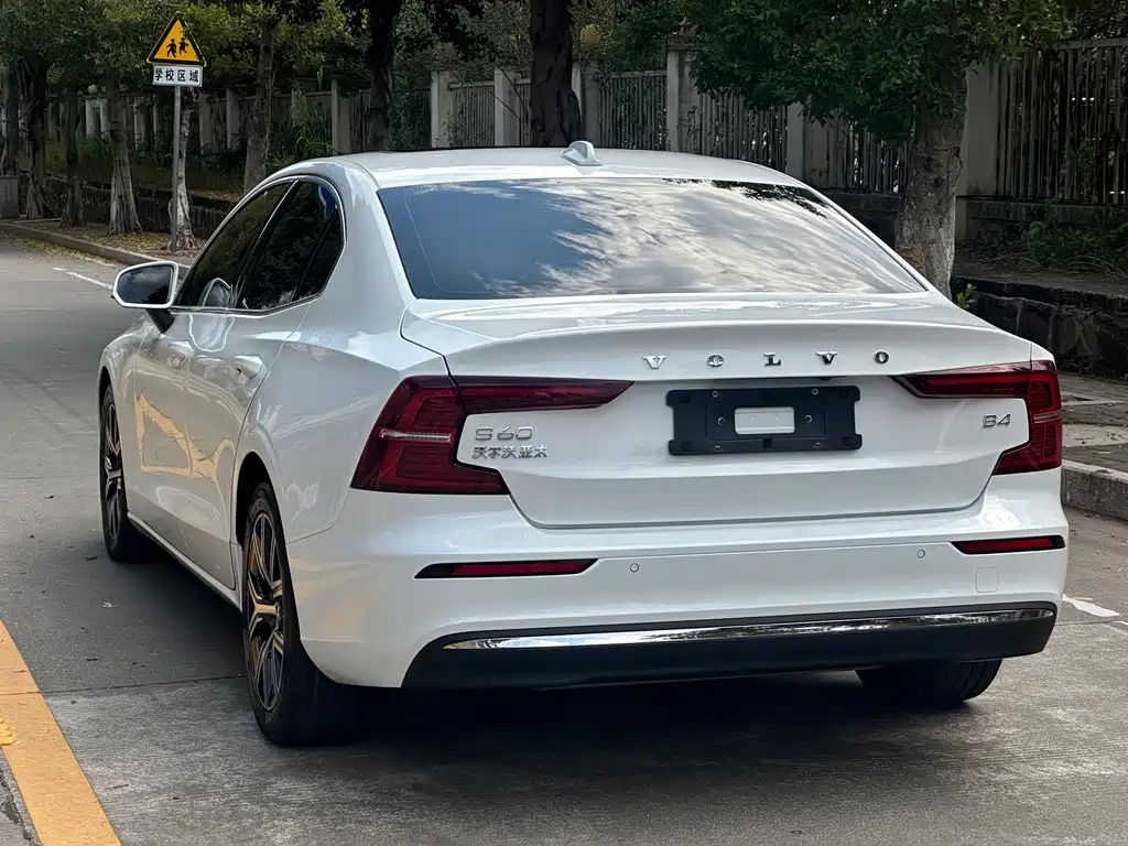 Volvo S60 — миниатюра 6