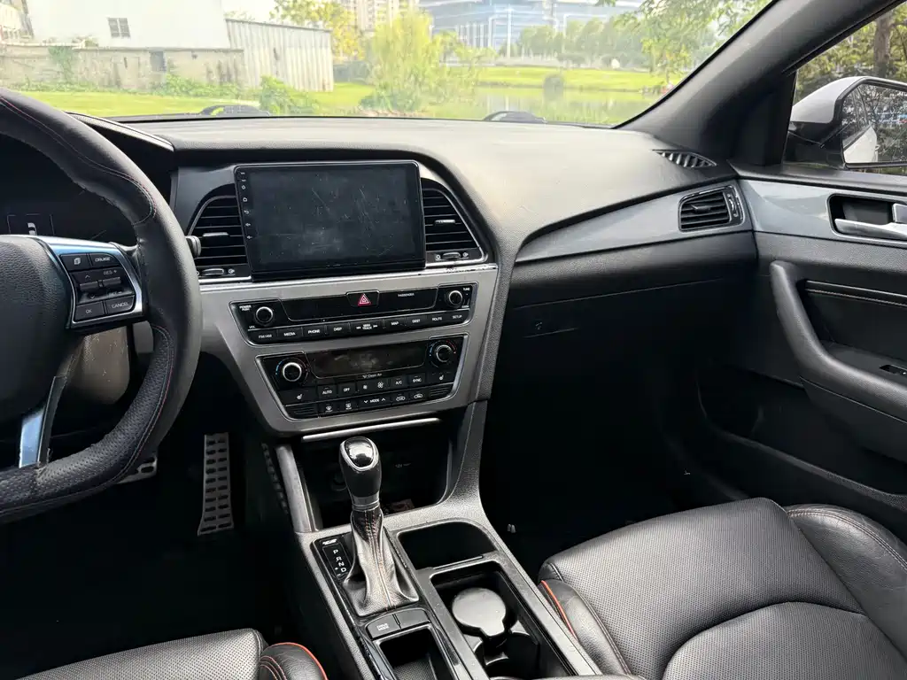 Hyundai Sonata — миниатюра 11