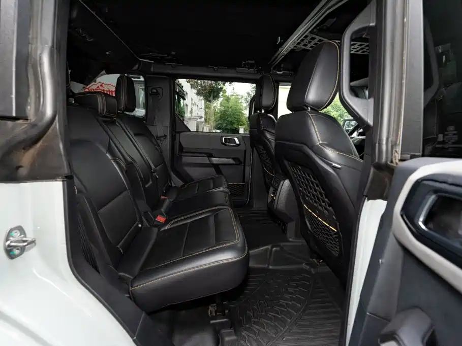 Ford Bronco — миниатюра 8