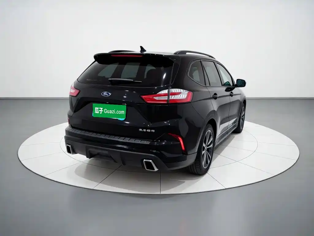 Ford Edge — миниатюра 6