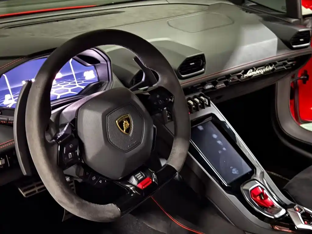 LAMBORGHINI HURACÁN