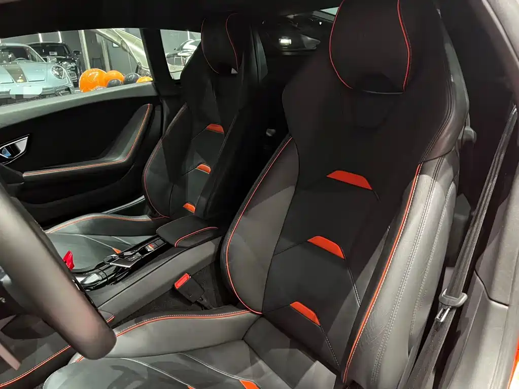 LAMBORGHINI HURACÁN