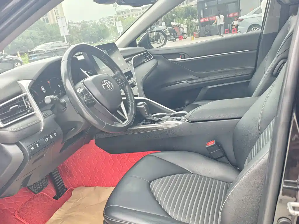 Toyota Camry — миниатюра 14
