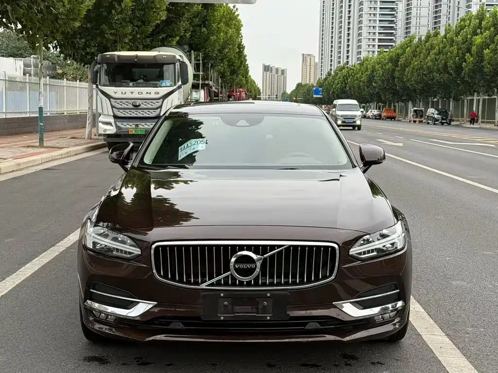 Volvo S90 — миниатюра 2