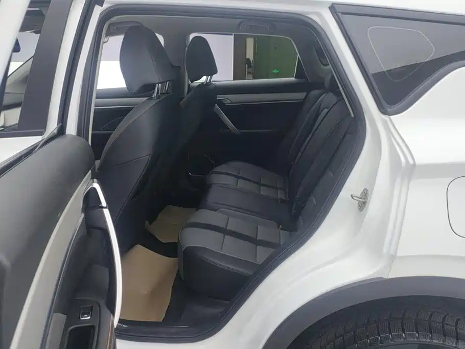 Geely Binyue — миниатюра 11