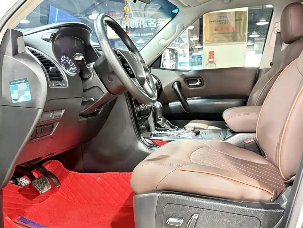 Nissan Patrol — миниатюра 4
