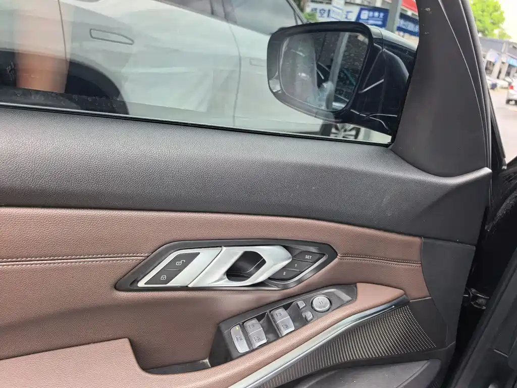 BMW i3 2022 eDrive 35 L