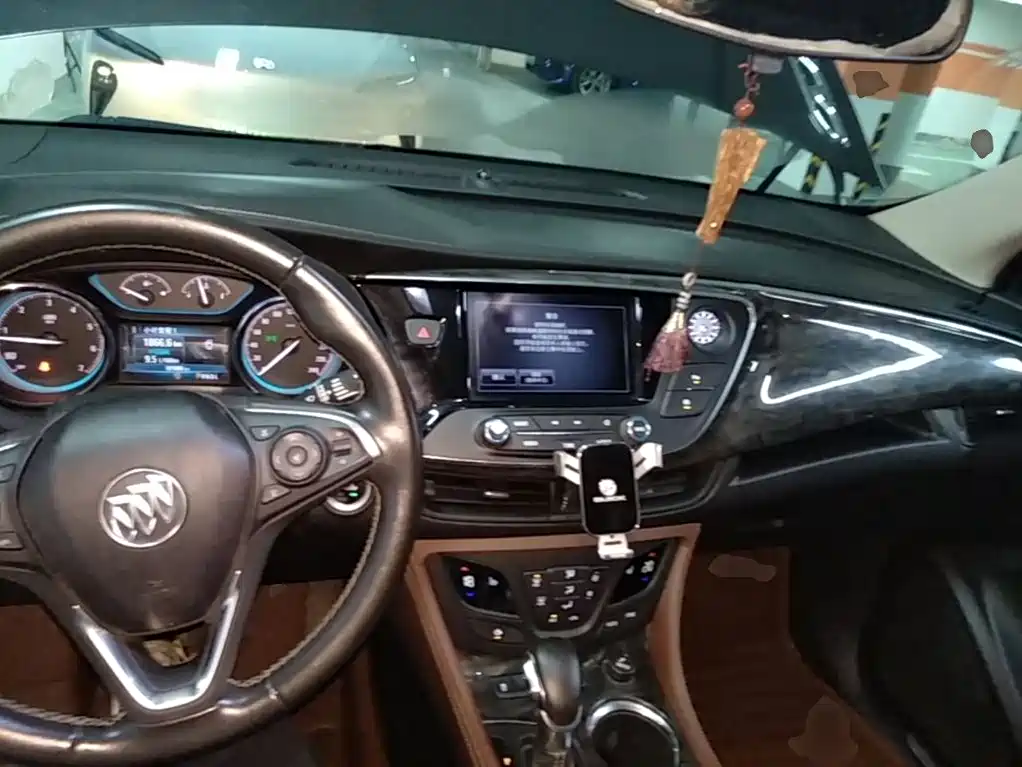 Buick Envision Plus — миниатюра 10