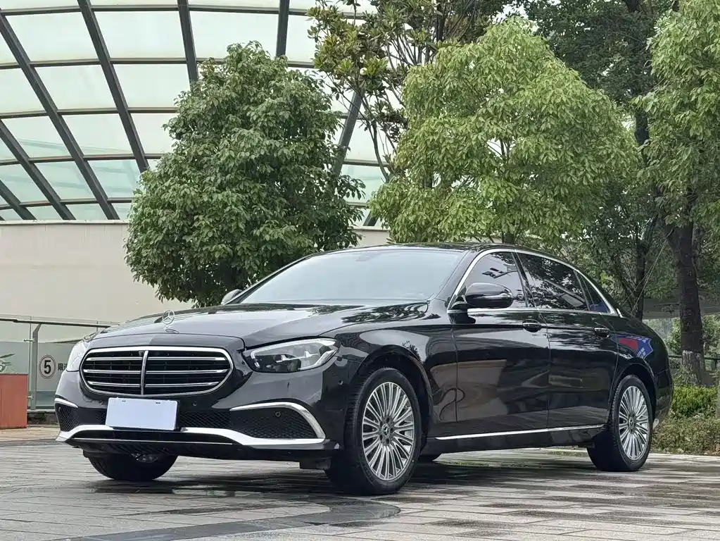 Mercedes-Benz E-Class 2023 E 300 L Fashion Type