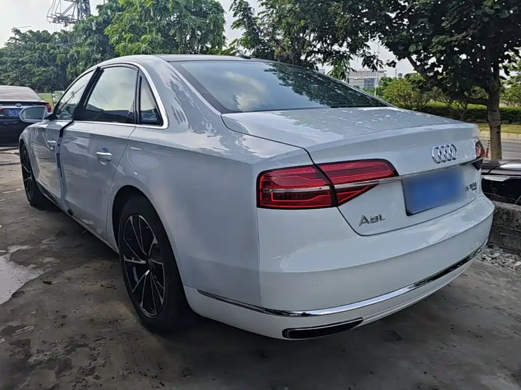 Audi A8 — миниатюра 5