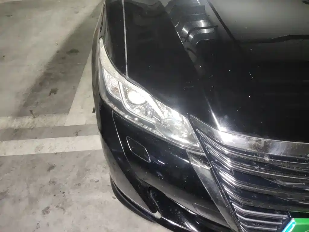 Toyota Crown — миниатюра 7