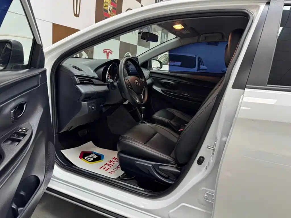 Toyota Yaris L — миниатюра 7