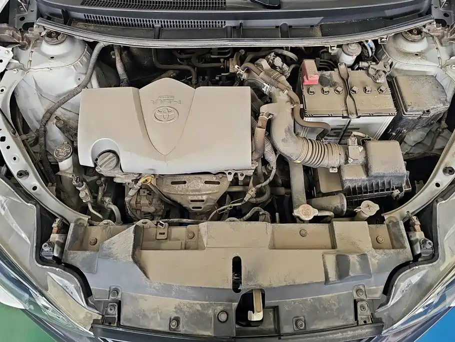 Toyota Yaris L — миниатюра 10