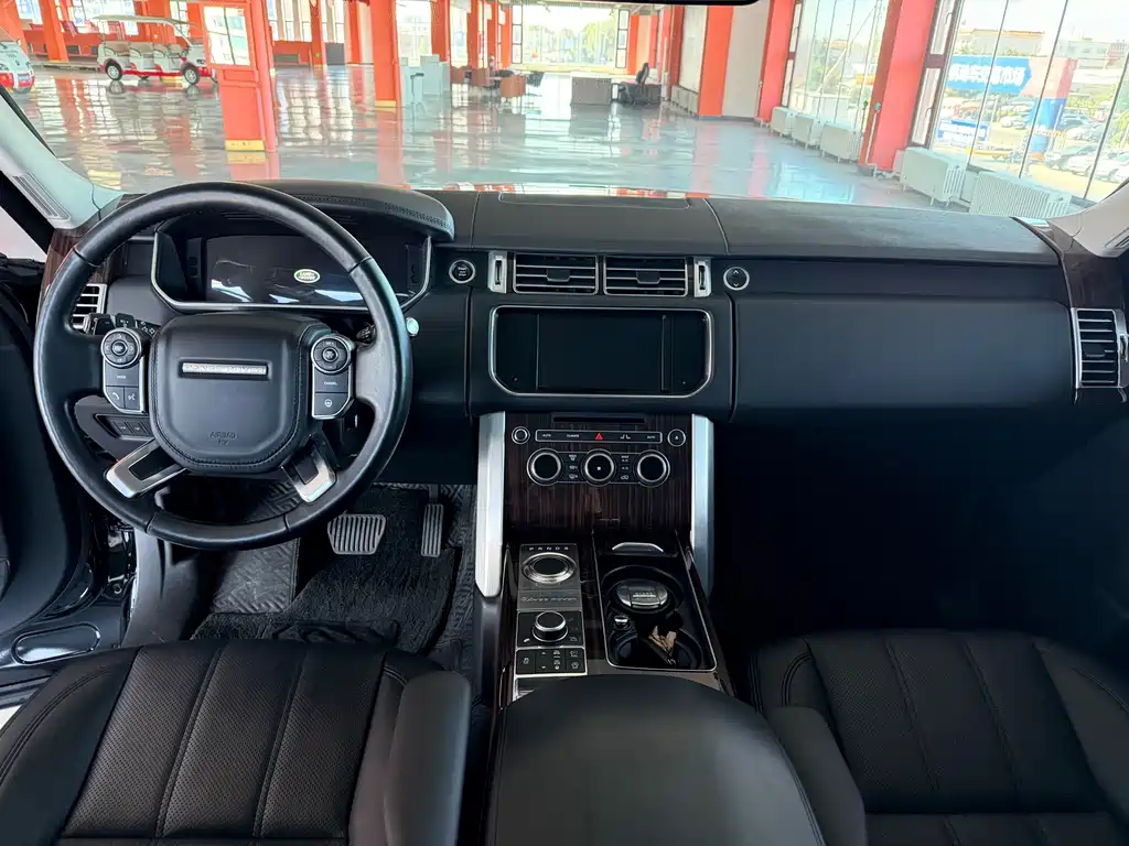 Land Rover Range Rover — миниатюра 4