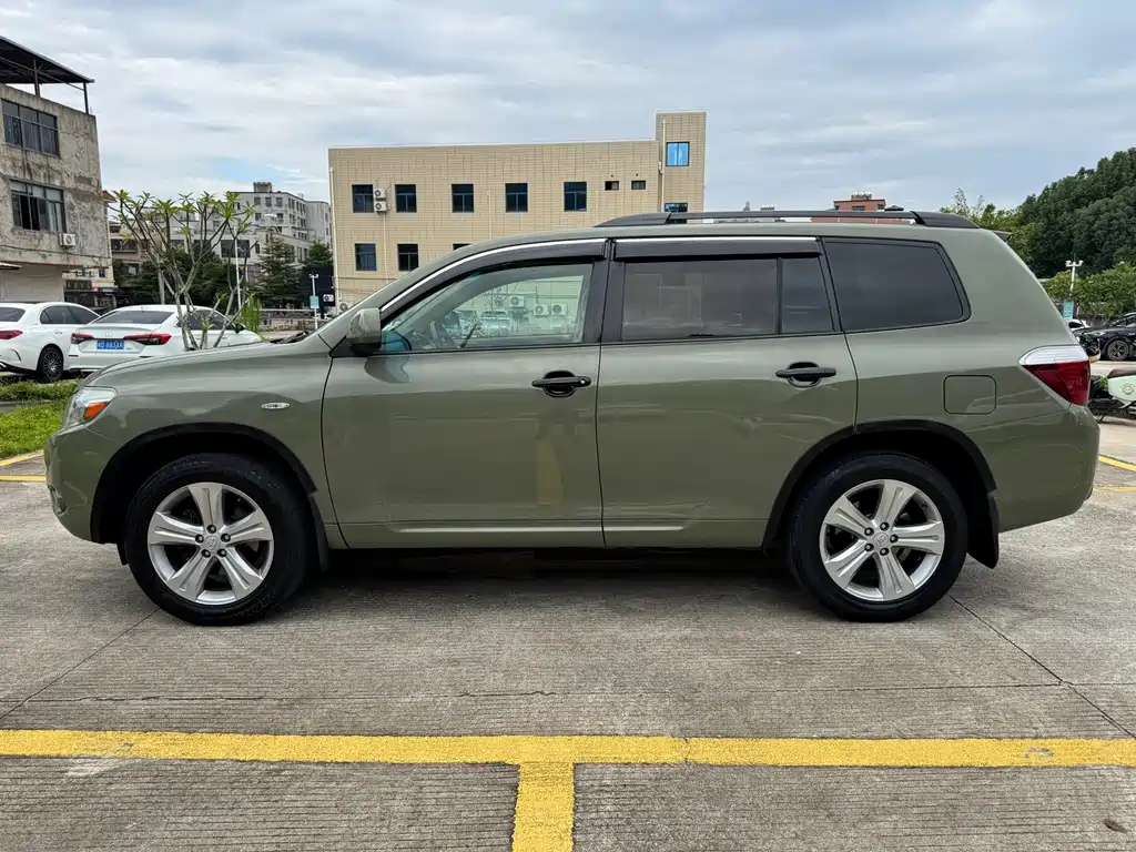 Toyota Highlander — миниатюра 7