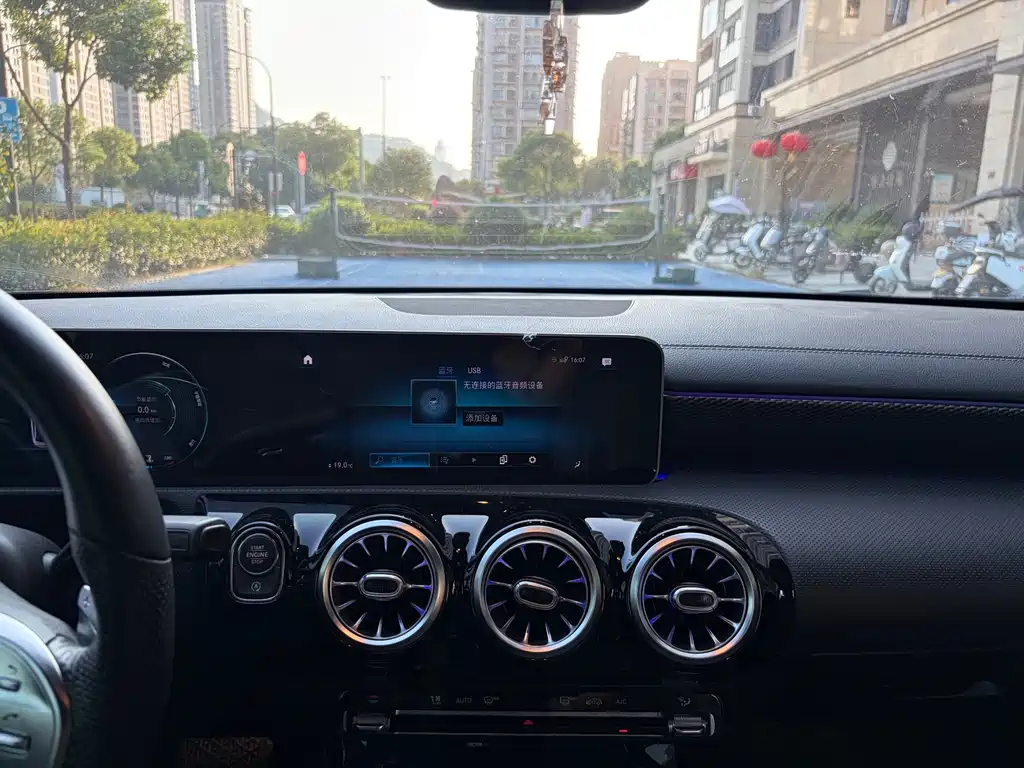 Mercedes-Benz A-Class — миниатюра 18