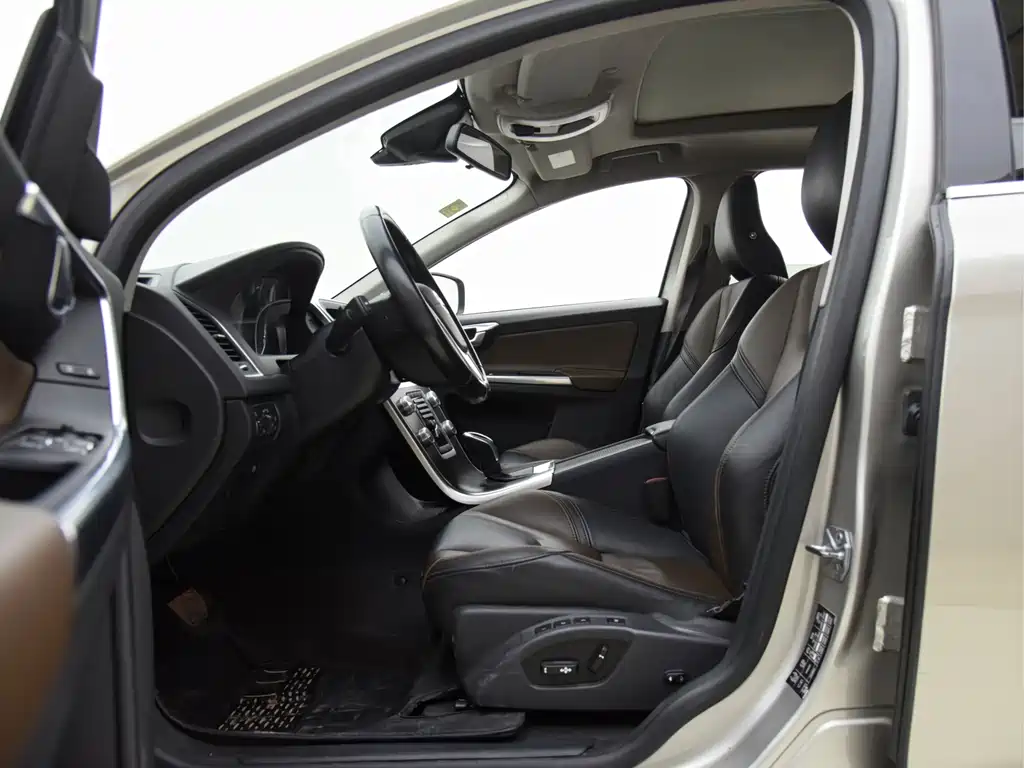 Volvo XC60 — миниатюра 15