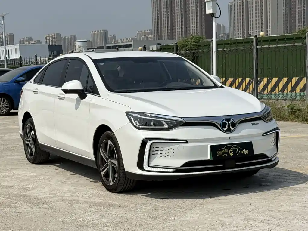 BAIC EU5 — миниатюра 3