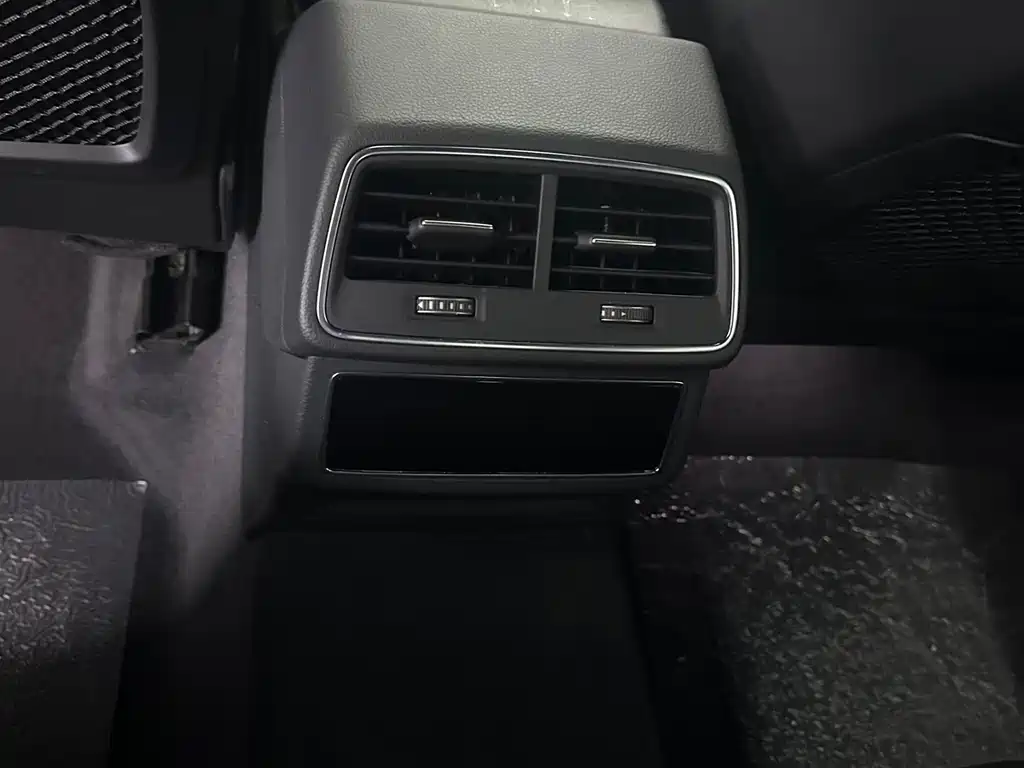 Audi A6L — миниатюра 7