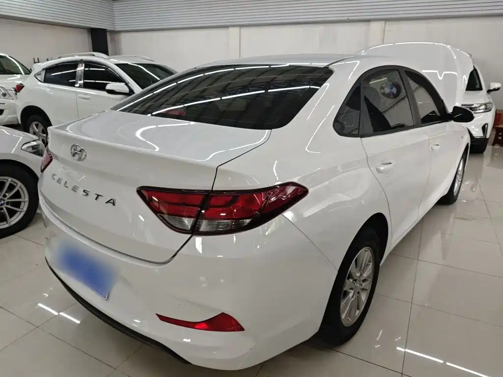 Hyundai Elantra — миниатюра 7