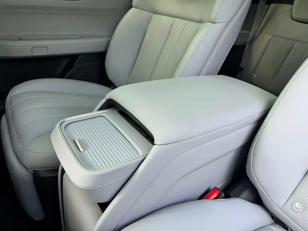 NIO ES8 2023 — фото 10